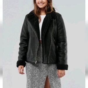 Hollister womenl  Faux Leather Aviator Jacket Shearling-lined collar Cuffs